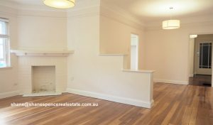 Beachside Art Deco Apartment