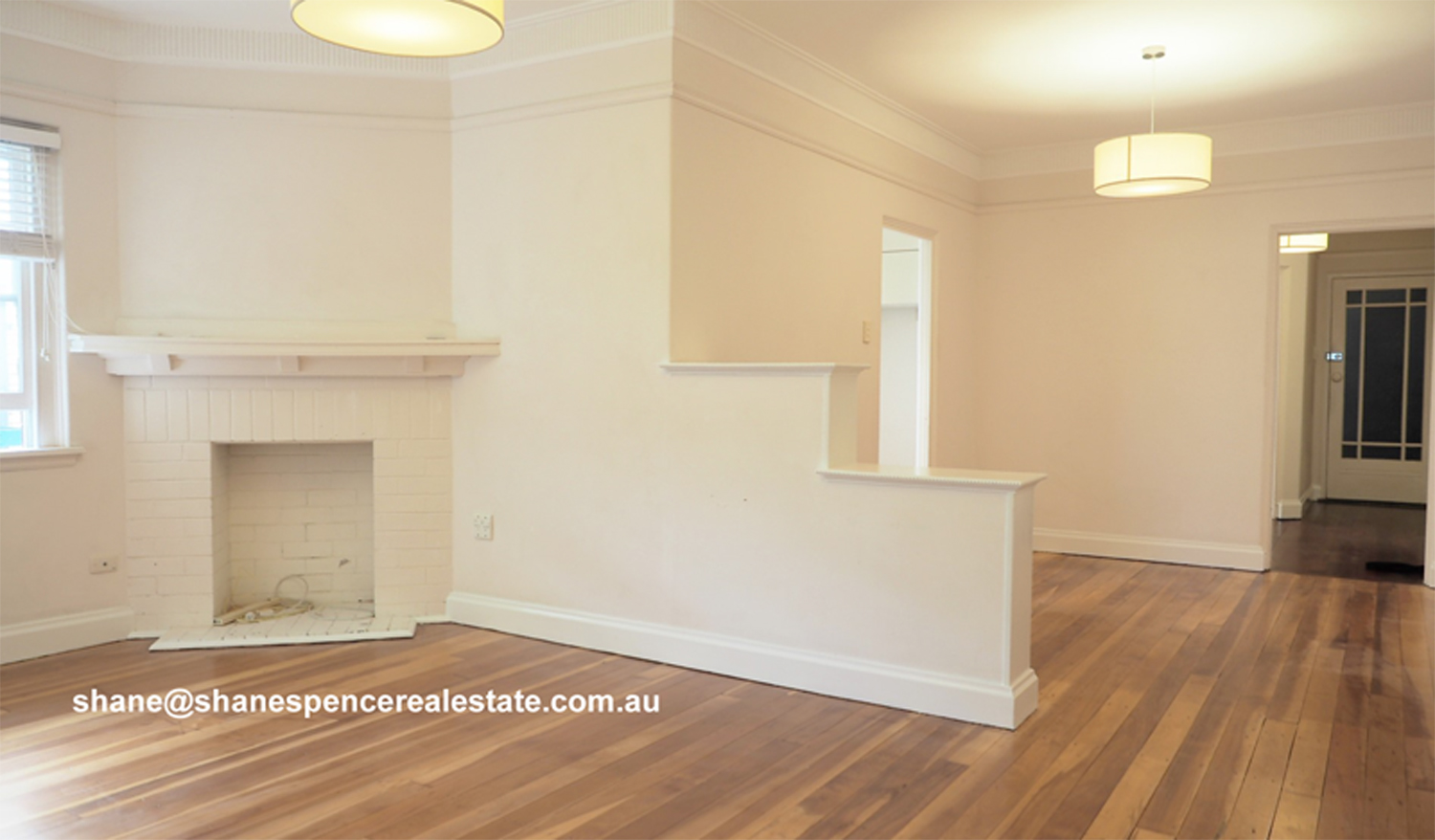 Beachside Art Deco Apartment