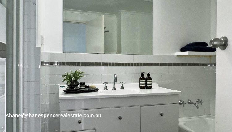 Freshwater Beachfront Auction